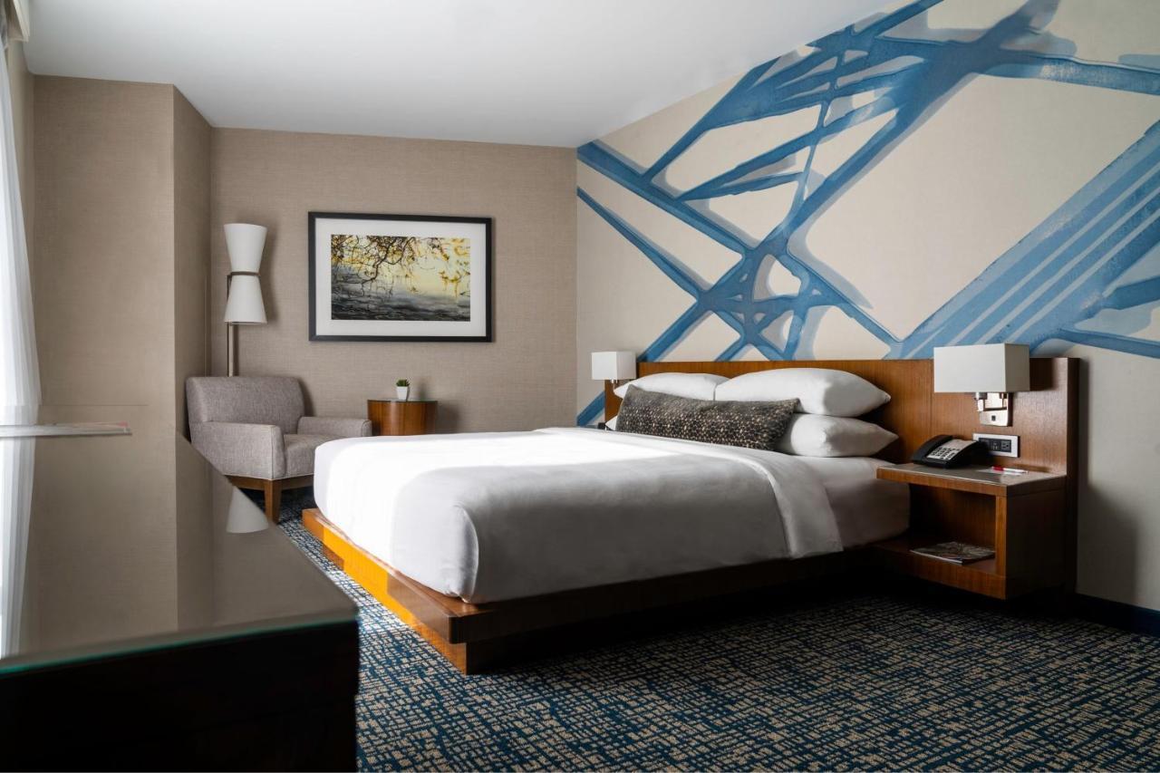Отель Ithaca Marriott Downtown On The Commons Экстерьер фото
