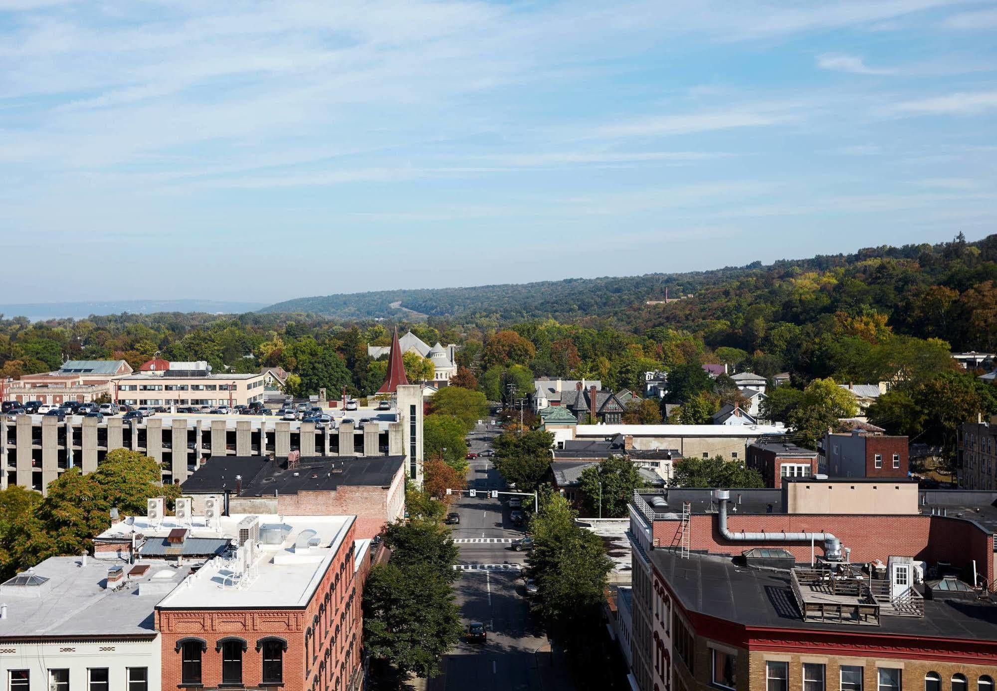 Отель Ithaca Marriott Downtown On The Commons Экстерьер фото