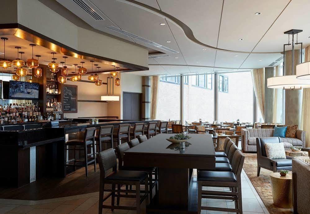 Отель Ithaca Marriott Downtown On The Commons Экстерьер фото
